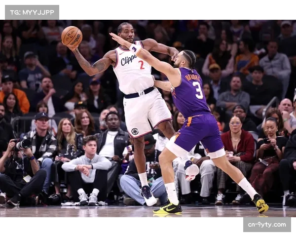 快船队内部对抗赛模拟最后时刻，测试无莱昂纳德情况下的终结选项